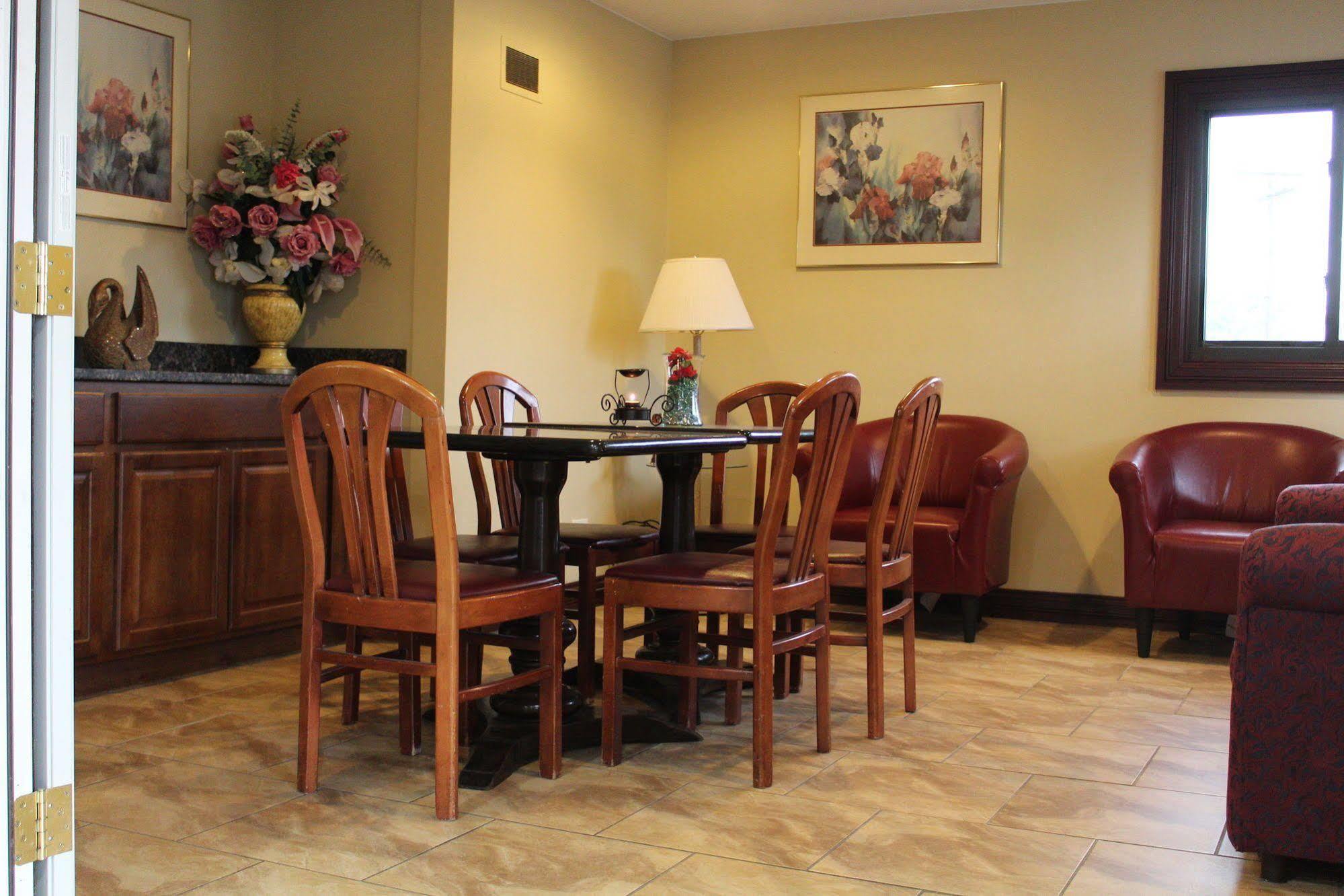American Inn And Suites Countryside Exterior foto